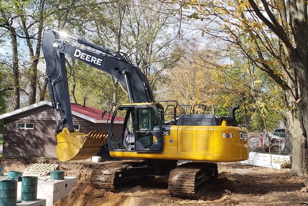 Excavators and other heavy equipment working on excavation and clean fill projects in Haldimand