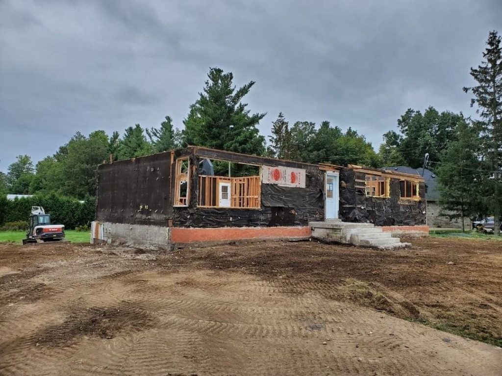 Partial house demolition and lot clearing in Waterdown